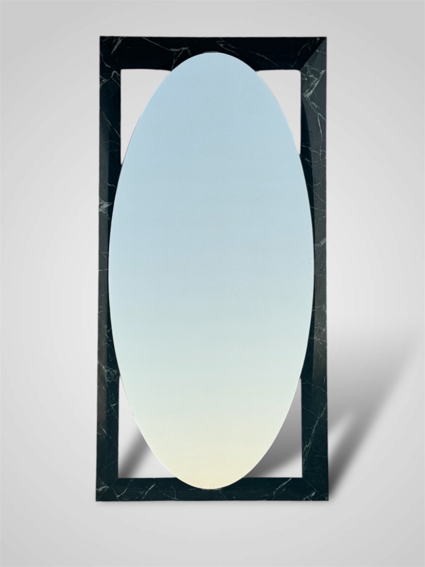 Freestanding mirror